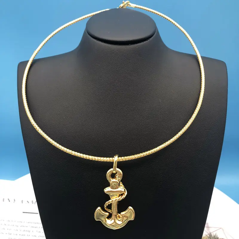 سعر المصنع تصميم فريد مخصص مجوهرات مطلية بالذهب الطبيعي المختنق قلادة سلسلة مكتب سيدة هدية