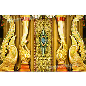 Decoración de Escenario de Boda con Pavo Real de Sri Lanka, Escenario de Boda Tradicional del Sur de la India con Pavo Real de Fibra, Escenario Dorado para Bodas Indias en EE. UU. - Product Image 1