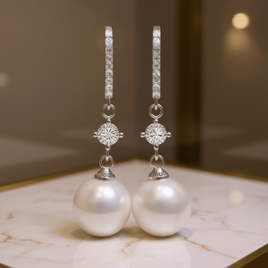 Orecchini Pendenti con Perle Mikimoto in Argento 925 Placcato Oro Bianco, Gioielli Classici da Sposa per Donna con Accento di Diamanti a Forma di Sfera - Product Image 2