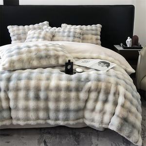 Juego de edredón de cuatro piezas de lujo, Sábana de retazos gruesa de terciopelo de leche de felpa de conejo para ropa de <span class=keywords><strong>cama</strong></span> cálida de otoño e invierno - Product Image 2