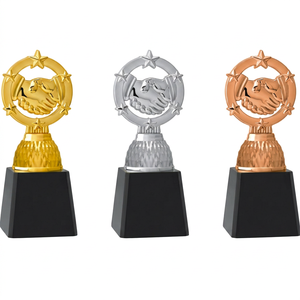 Trofeo personalizado premium con un diseño atractivo y una construcción duradera para cada ocasión especial, trofeos corporativos. - Product Image 1