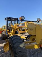 Niveleuse Caterpillar 140H 140HP avec lame standard, excellent état pour l'entretien routier
