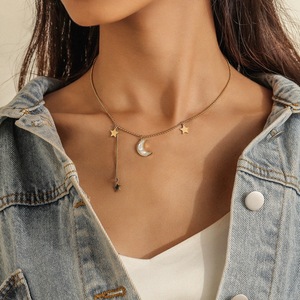 Collier en acier inoxydable avec étoile à cinq branches et <span class=keywords><strong>lune</strong></span> incrustées de nacre de <span class=keywords><strong>mer</strong></span> profonde, chaîne de clavicule simple et tendance en acier titane - Product Image 4