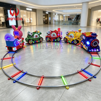 Train de centre commercial attrayant, structure en plastique et acier, 5 places, télécommande manuelle détachable avec vitesse réglable