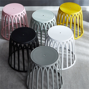Tabouret <span class=keywords><strong>de</strong></span> thé rond en plastique empilable et portable au design créatif et moderne, idéal pour les petits appartements, les coins <span class=keywords><strong>de</strong></span> chambre et les jardins extérieurs. - Product Image 6
