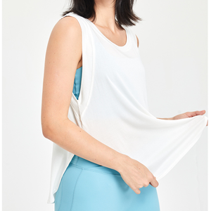 Camiseta sin mangas holgada para mujer, con dobladillo curvo y abertura lateral, ligera, atlética, informal, para yoga, gimnasio, pilates y deportes. - Product Image 4
