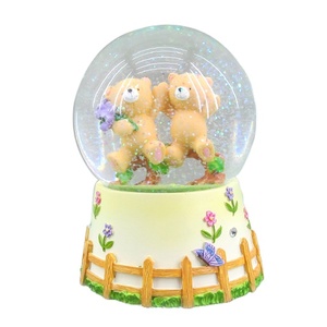 Globo di Neve Romantico per Matrimonio con Statuetta della Sposa, Sfera di Cristallo con Acqua, Centrotavola, Decorazione e Bomboniera - Product Image 2