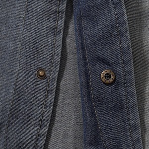 Giacca in denim baggy con collo alto personalizzato, indaco scuro, tasca singola sul petto con bottoni a pressione in ottone, oversize, minimalista, <span class=keywords><strong>avant</strong></span>-<span class=keywords><strong>garde</strong></span>. - Product Image 3