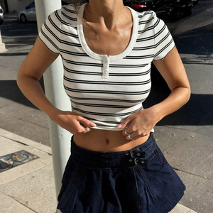 Camiseta de Mujer Estilo Europeo Americano, a Rayas Blancas y Negras, con Botones al Frente, Manga Corta, Corte Ajustado, Estilo Urbano - Product Image 6