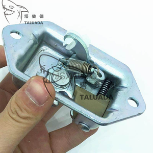 Замок двери кабины TALUADA в сборе <span class=keywords><strong>Komatsu</strong></span> PC60 PC120 PC200-5 Daewoo DH55 замок двери кабины замок блок Fit ручка двери кабины - Product Image 4
