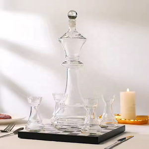 Juego de decantador de ajedrez hecho a mano, decantador de ajedrez Queen de 700ml con 4 vasos de chupito de peón, juego de decantador de vino, juego de ajedrez de vidrio único - Product Image 6