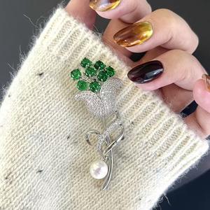 Broche de Flores de Alta Gama Japonés y Coreano, Diseño Barroco de Agua Dulce para Mujer, Pin de Pecho Antideslumbrante - Product Image 5