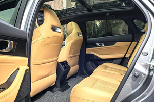 <span class=keywords><strong>Autos</strong></span> Usados <span class=keywords><strong>2022</strong></span> Changan UNI-K SUV Distancia entre Ejes de 2890 mm 4WD Bluetooth Cámara de Reversa Aire Acondicionado Automático de Doble Zona Asientos de Cuero Volante a la Izquierda R21 - Product Image 3