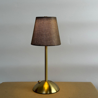 Lampe de table en cristal doré avec abat-jour en lin à volants, alimentation CA, LED 2W blanc chaud doux, bouton poussoir, taille moyenne, décoration moderne pour chambre à coucher