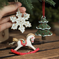 Vintage handgeschilderde hars kerstversieringen rustieke schommelpaard sneeuwpop koekjesvorm boomhangende decoratie retro landelijke stijl