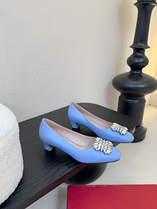 รองเท้าส้นหนาหัวเหลี่ยม ตกแต่งหัวเข็มขัดสีเงิน หนังแท้ พื้นรองเท้าด้านในทำจากยาง พื้นรองเท้าด้านนอกกันน้ำ เหมาะสำหรับการเดินทาง - Product Image 3