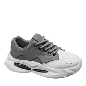 Chaussures de sport décontractées en maille PVC à lacets avec logo personnalisé, légères et respirantes pour hommes, chaussures de course épaisses pour hommes - Product Image 1