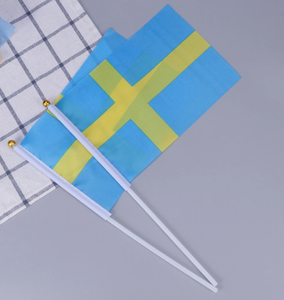 Venta al por mayor promocional 14*21cm pequeño sueco Suecia mano ondeando Bandera de elección nacional - Product Image 4