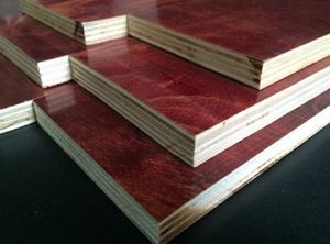 Оптовая продажа водостойкой фанеры для опалубки из березового шпона с черным пленочным покрытием, размеры 1220*2440 мм, толщина 12 мм, 15 мм, 18 мм - Product Image 2