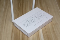 حار بيع معدات ألياف بصرية FTTH ONT EPON GPON متوافقة هواوي ZTE شبكة وحدة 1GE + 3FE + WIFI + الكيبل التلفزيوني XPON ONU