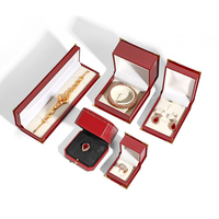 Boîte d'emballage de bijoux cadeau en carton personnalisé avec texture crocodile rouge faveur de mariage