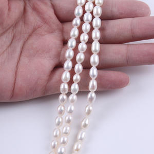 ลูกปัดน้ำจืดธรรมชาติแบบข้าวสาร ขนาด 5-6 มม. สีขาว สำหรับงาน DIY เครื่องประดับ  ขายส่งจากจูจี้ - Product Image 4