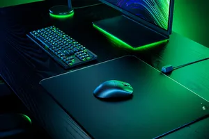 Souris de jeu <span class=keywords><strong>RAZER</strong></span> VIPER V3 HYPERSPEED pour droitiers, design ergonomique programmable, 6 boutons, légère, jeu ininterrompu - Product Image 2