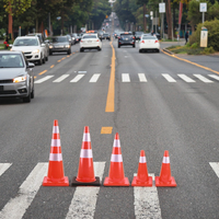 Avertissement de sécurité de rue réfléchissant doux de cônes de circulation flexibles en PVC économique pour le produit de contrôle de la circulation routière