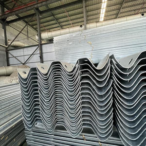 Q235, Q345, Q355 özelleştirme yol güvenlik bariyeri W ışıklı korkuluk trafik bariyeri çarpma bariyeri araç kısıtlama sistemleri - Product Image 6