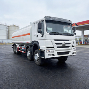 Camion-citerne Sinotruck HOWO avec transmission 8x4, 371 chevaux, camion industriel pour le transport de liquides, véhicule de transport de méthanol et d'éthanol - Product Image 2