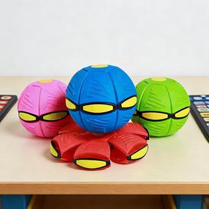 Jouets de balle volante de haute qualité en gros pour enfants, balles rebondissantes très populaires, idéales pour l'extérieur, la maison et les cadeaux de fête - Product Image 1