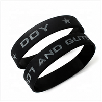 Bracelet personnalisé pas cher avec logo, bracelet en silicone souple en caoutchouc, bracelet avec breloque personnalisable