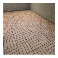 Tuiles de terrasse en WPC à emboîtement DIY 300x300 mm, composite pour terrasse extérieure, style de conception asiatique - pour villas et bordures