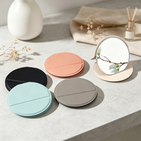 Miroir de poche rond pliable de haute qualité en cuir PU, miroir compact pliable avec logo personnalisé pour filles, femmes, voyages
