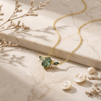 Collier Pendentif ZG Vintage Ovale en Agate Mousse avec Grappe Botanique et Accent Zircon Marquise Plaqué Or – Idéal Cadeau
