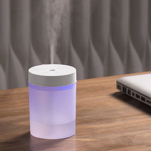 Meilleure vente 220ml série de lumière colorée créative humidificateur d'atomisation par évaporation de bureau portable - Product Image 1
