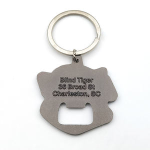 فتاحة زجاجات معدنية مخصصة رخيصة من الفولاذ المقاوم للصدأ كتذكار، مع ميدالية مفاتيح مطلية بالمينا الناعمة أو الصلبة للبيرة والنبيذ - Product Image 4