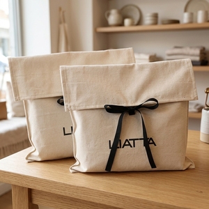 Pochette personnalisée imprimée en PU écologique et recyclable avec rabat pour emballage cadeau - Product Image 2