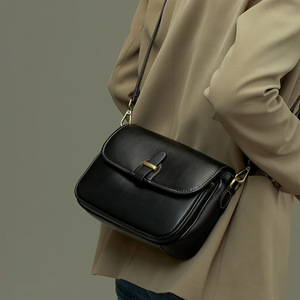 Sac à bandoulière vintage rétro classique en cuir véritable tanné végétal, petit sac carré pour femme, léger - Product Image 2