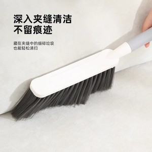 Brosse de nettoyage ménager, y compris des balais à long manche à poils doux, pour nettoyer les chambres, les tapis et les lits. - Product Image 4