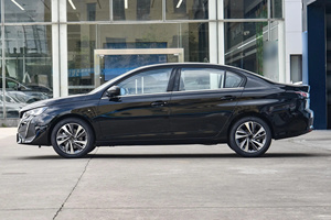 <span class=keywords><strong>Peugeot</strong></span> <span class=keywords><strong>408</strong></span> 360THP Édition Année du Dragon Prestige 2024 Voiture d'occasion Traction avant Intérieur clair Sièges en cuir Régulateur de vitesse adaptatif Pneus R17 - Product Image 4