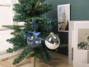 Elegante Bola <span class=keywords><strong>de</strong></span> <span class=keywords><strong>Navidad</strong></span> <span class=keywords><strong>de</strong></span> 8 cm, <span class=keywords><strong>Esfera</strong></span> Transparente <span class=keywords><strong>con</strong></span> Decoración <span class=keywords><strong>de</strong></span> Lentejuelas Multicolores y Polvo <span class=keywords><strong>de</strong></span> <span class=keywords><strong>Nieve</strong></span> - Product Image 2