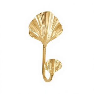 Gancho Decorativo Dorado con Diseño de Hoja de Ginkgo para el Hogar, Gancho Moderno para Toallas y Paños, Gancho Multifuncional Hecho a Mano en Venta - Product Image 1