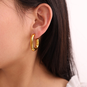 Pendientes de Aro Geométricos en Oro y Plata, Forma Irregular, Joyería de Moda - Product Image 4
