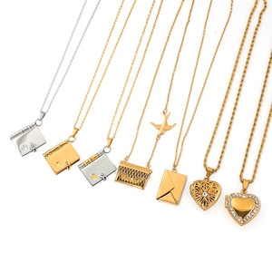 Collier pendentif médaillon photo gravé avec nom, boîte à souvenirs en forme <span class=keywords><strong>d</strong></span>'enveloppe cœur ouvert en acier inoxydable 18 carats, tendance Comiya 2026 - Product Image 5