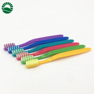Famille 6 pack brosses à dents pour adultes - Product Image 2