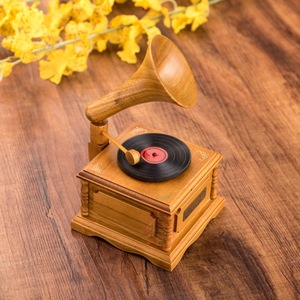 Caja Musical de Madera con Mecanismo de Relojería, Juguete Musical con Forma de Gramófono, Mini Fonógrafo con Disco de Vinilo Simulado - Product Image 3