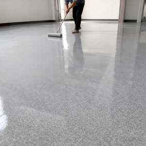Pintura Epóxica para Pisos Marca QIHANG Personalizada, Revestimiento Líquido, Aplicación con Brocha, Base Acuosa, Autonivelante, Resistente a Rayones y al Desgaste - Product Image 3