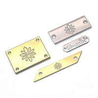 Plaques de marquage 3D gaufrées autocollantes en alliage de zinc écologique pour vêtements, chapeaux, médailles personnalisées et marquage multi-abaya