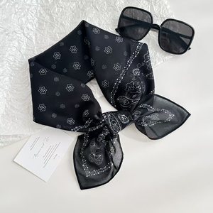 Sciarpa Paisley con Motivo a Fiori di Cashew, Elegante e Versatile, da Annodare alle Borse e Abbinare alle Camicie - Product Image 6